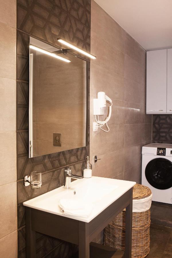 Central Comfy Modern Flat 2 Bedrooms 2 Bathrooms Афины Экстерьер фото