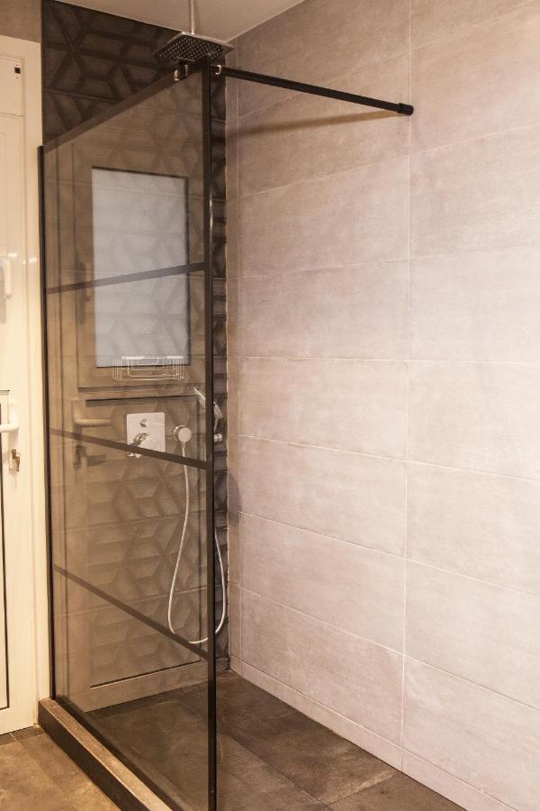 Central Comfy Modern Flat 2 Bedrooms 2 Bathrooms Афины Экстерьер фото